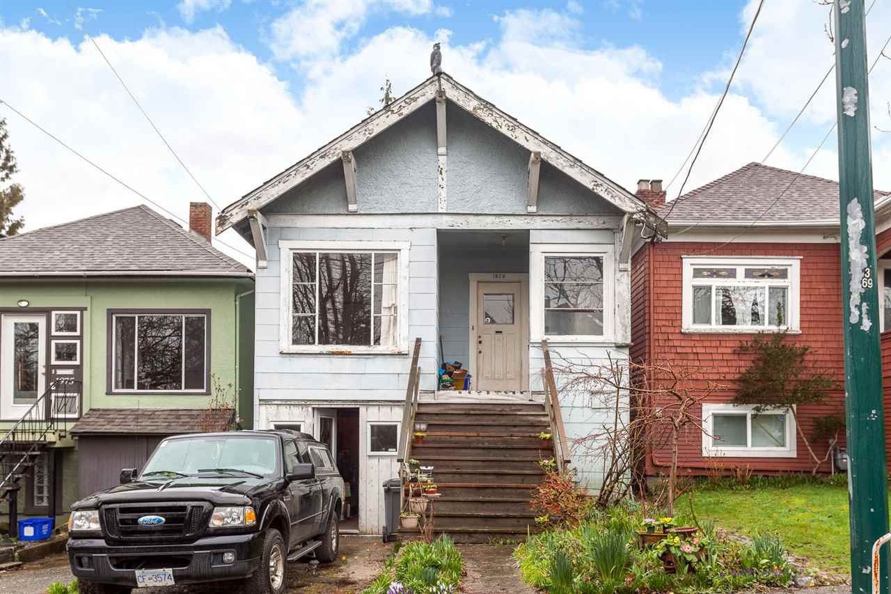Main Photo: 1979 CHARLES STREET in Vancouver: Grandview VE House for sale (Vancouver East) : MLS®# R2037335
