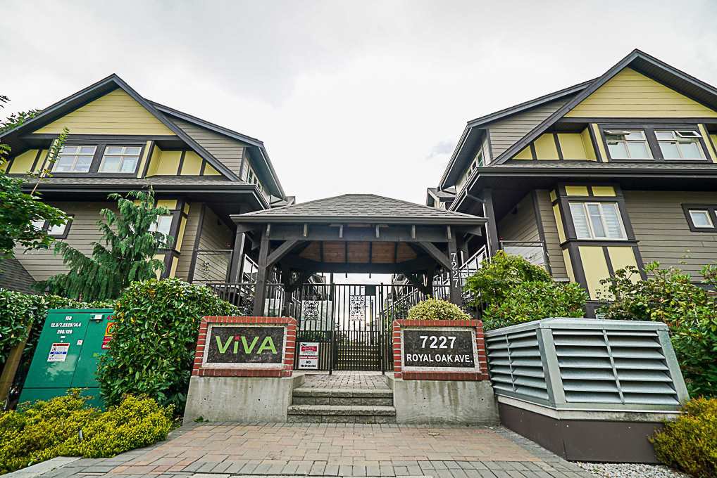 Main Photo: 102 7227 ROYAL OAK AVENUE in Burnaby: Metrotown Townhouse for sale (Burnaby South) : MLS®# R2302097