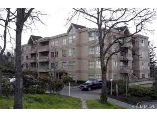 Main Photo: in VICTORIA: SE Quadra Condo for sale (Saanich East) : MLS®# 364123