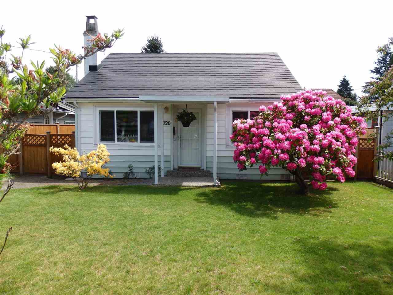 Main Photo: 1720 SUTHERLAND AVENUE in North Vancouver: Boulevard House for sale : MLS®# R2258185