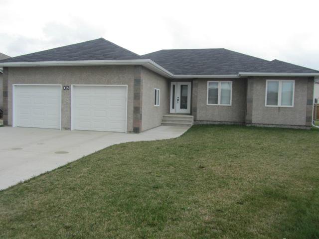Main Photo: 15 ANDOVER Place in NIVERVILLE: Glenlea / Ste. Agathe / St. Adolphe / Grande Pointe / Ile des Chenes / Vermette / Niverville Residential for sale (Winnipeg area) : MLS®# 1209114