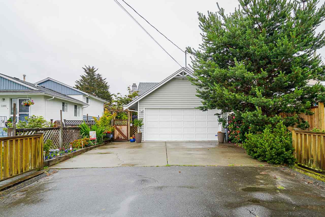 Main Photo: 11860 4TH AVENUE in Richmond: Steveston Village House for sale : MLS®# R2464256