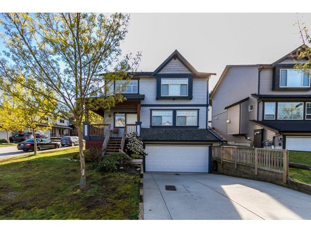 Main Photo: : House for sale