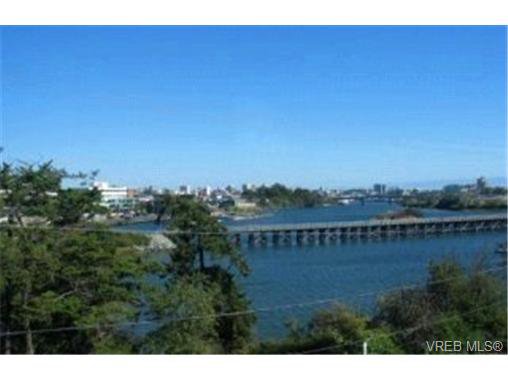 Main Photo: in VICTORIA: Vi Burnside Condo for sale (Victoria) : MLS®# 365201