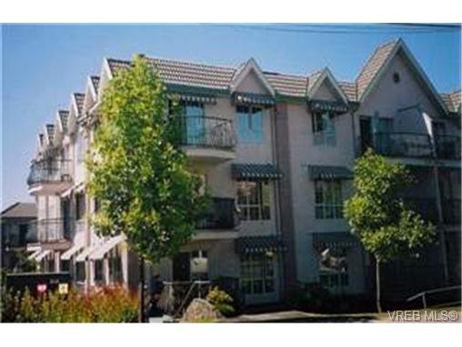 Main Photo: in VICTORIA: SW Tillicum Condo for sale (Saanich West) : MLS®# 387471