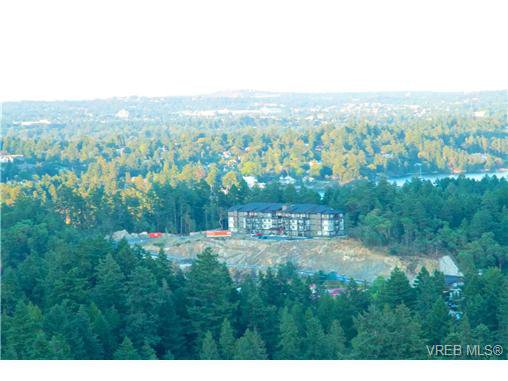Main Photo: 207 286 Wilfert Rd in VICTORIA: VR Six Mile Condo for sale (View Royal) : MLS®# 647960