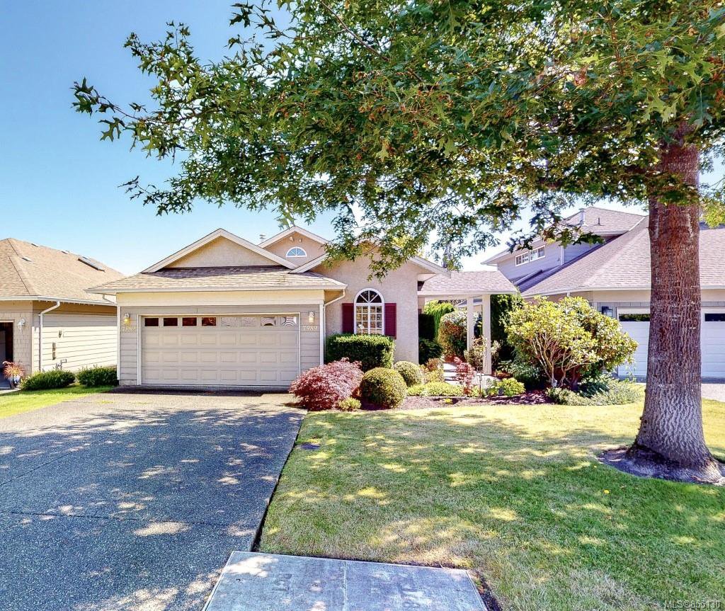Main Photo: 7989 Simpson Rd in : CS Saanichton House for sale (Central Saanich) : MLS®# 855130