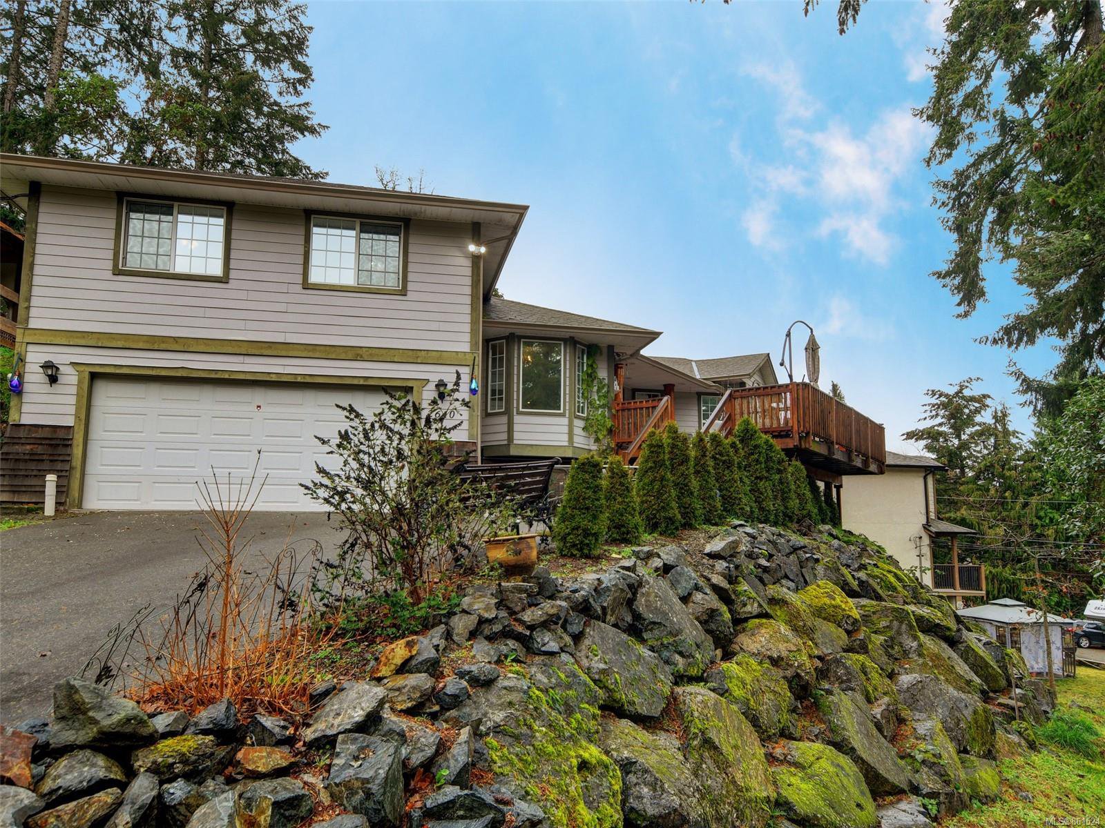 Main Photo: 2610 Selwyn Rd in : La Mill Hill House for sale (Langford) : MLS®# 861524