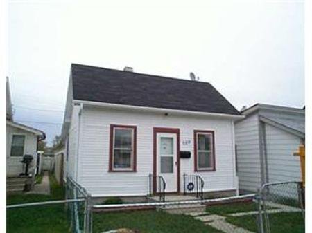 Main Photo: 509 TRENT AVE in Winnipeg: Residential for sale (Canada) : MLS®# 1101463