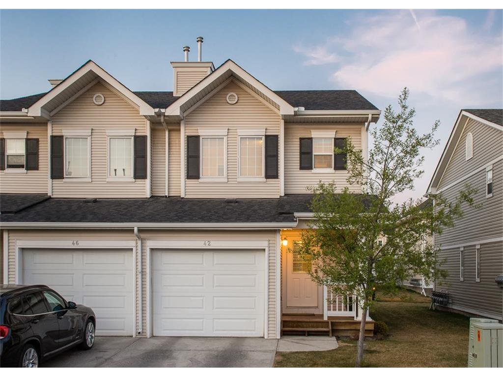 Main Photo: 42 Country Village Villa(s) NE: Calgary House : MLS®# C4050105