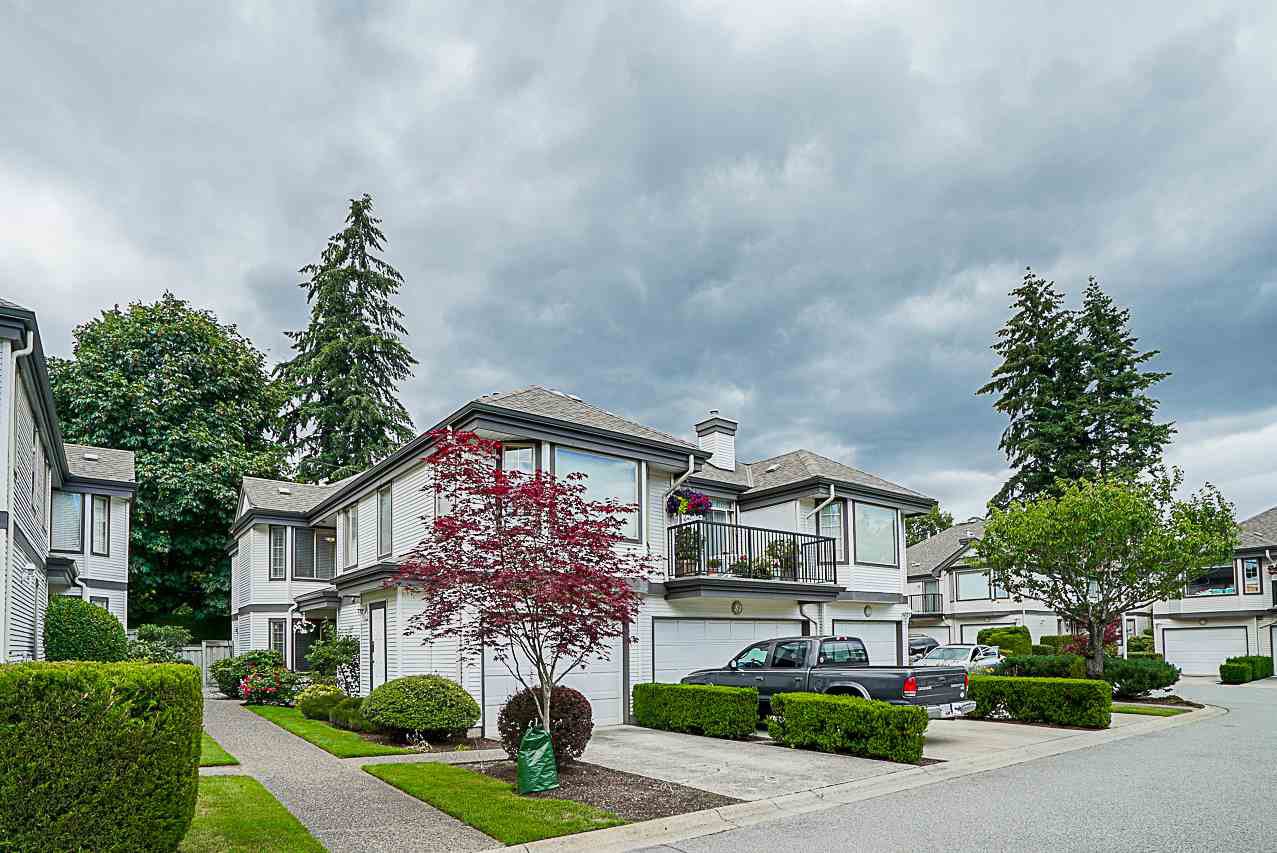 Main Photo: 49 15840 84 AVENUE in Surrey: Fleetwood Tynehead Townhouse for sale : MLS®# R2284673