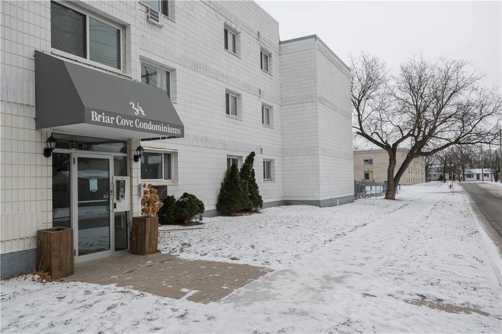Main Photo: 205 34 Arden Avenue in Winnipeg: Condominium for sale (2C) : MLS®# 1930178