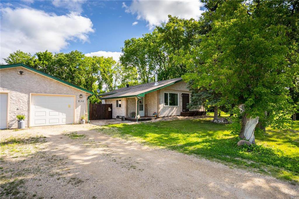 Main Photo: 830 WEISER Crescent: Anola Residential for sale (R04) : MLS®# 202015147