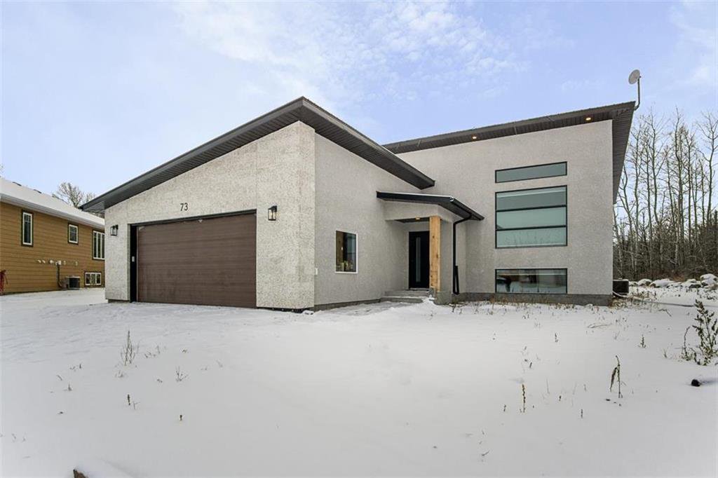 Main Photo: 73 TANGLEWOOD Bay in Kleefeld: R16 Residential for sale : MLS®# 202028421