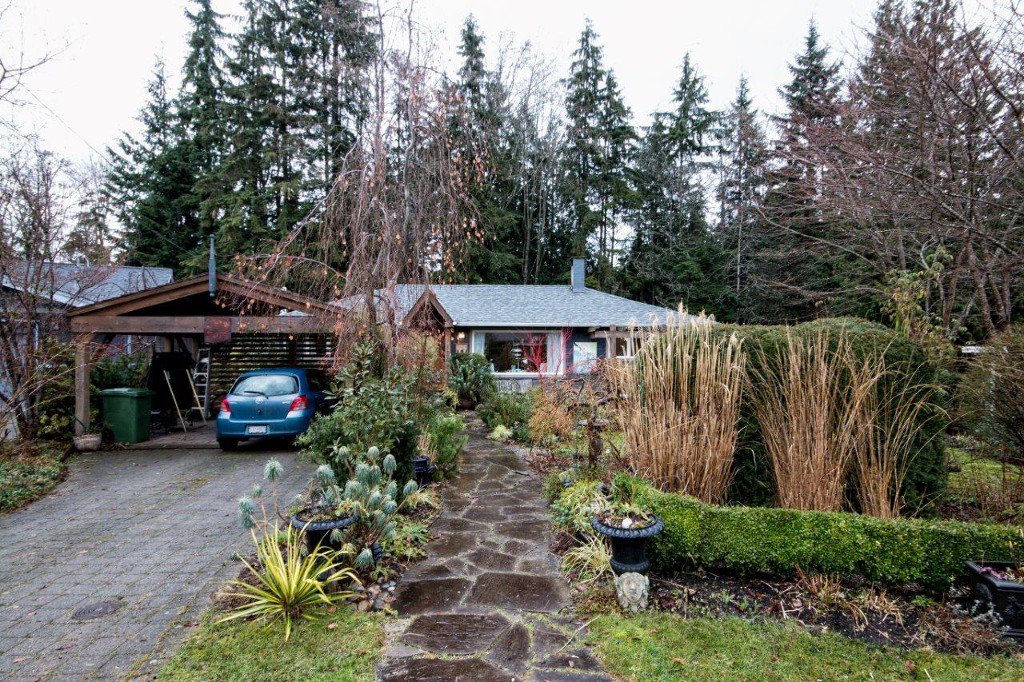 Main Photo: 1548 East 27TH Street in North Vancouver: Westlynn House for sale : MLS®# V1103317