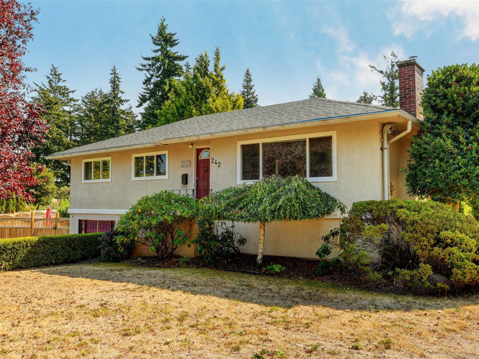 Main Photo: 242 Helmcken Rd in : VR View Royal Single Family Detached for sale (View Royal) : MLS®# 855942