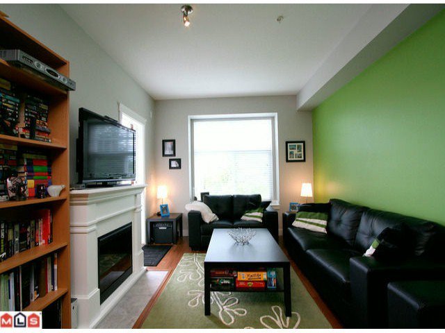 Main Photo: 216 17712 57A AV in Surrey: Cloverdale BC Home for sale () : MLS®# F1213973