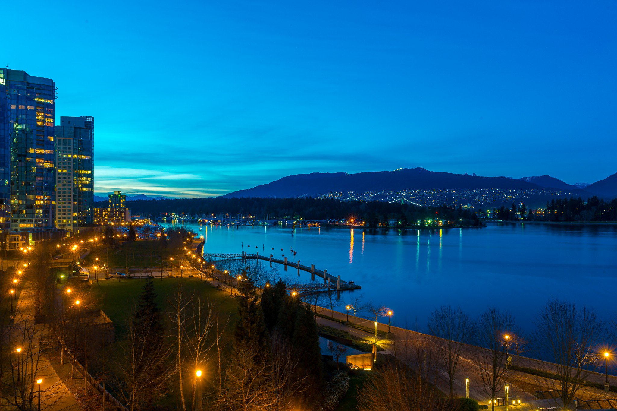 Main Photo: Coal Harbour Waterfront in Vancouver: Condo for sale