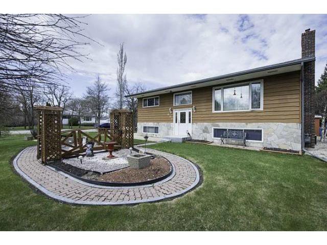 Main Photo: 657 3RD ST Street in STONEWALL: Argyle / Balmoral / Grosse Isle / Gunton / Stony Mountain / Stonewall / Marquette / Warren / Woodlands Residential for sale (Winnipeg area) : MLS®# 1309750
