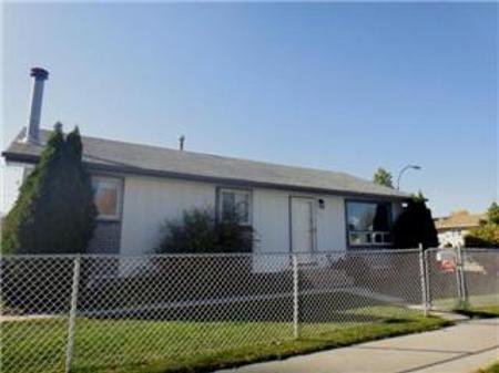 Main Photo: 100 BENTLEY ST: Residential for sale (Tyndall Park) : MLS®# 1120394