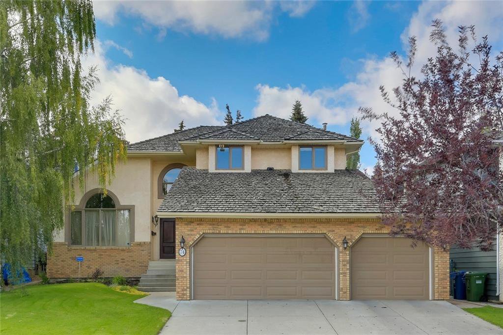 Main Photo: 74 SHAWNEE CR SW in Calgary: Shawnee Slopes House for sale : MLS®# C4226514