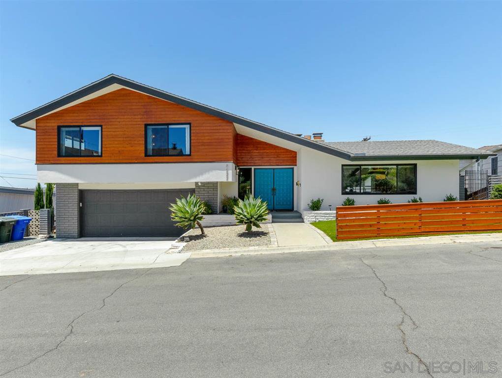 Main Photo: LA MESA House for sale : 4 bedrooms : 8522 Boulder Dr