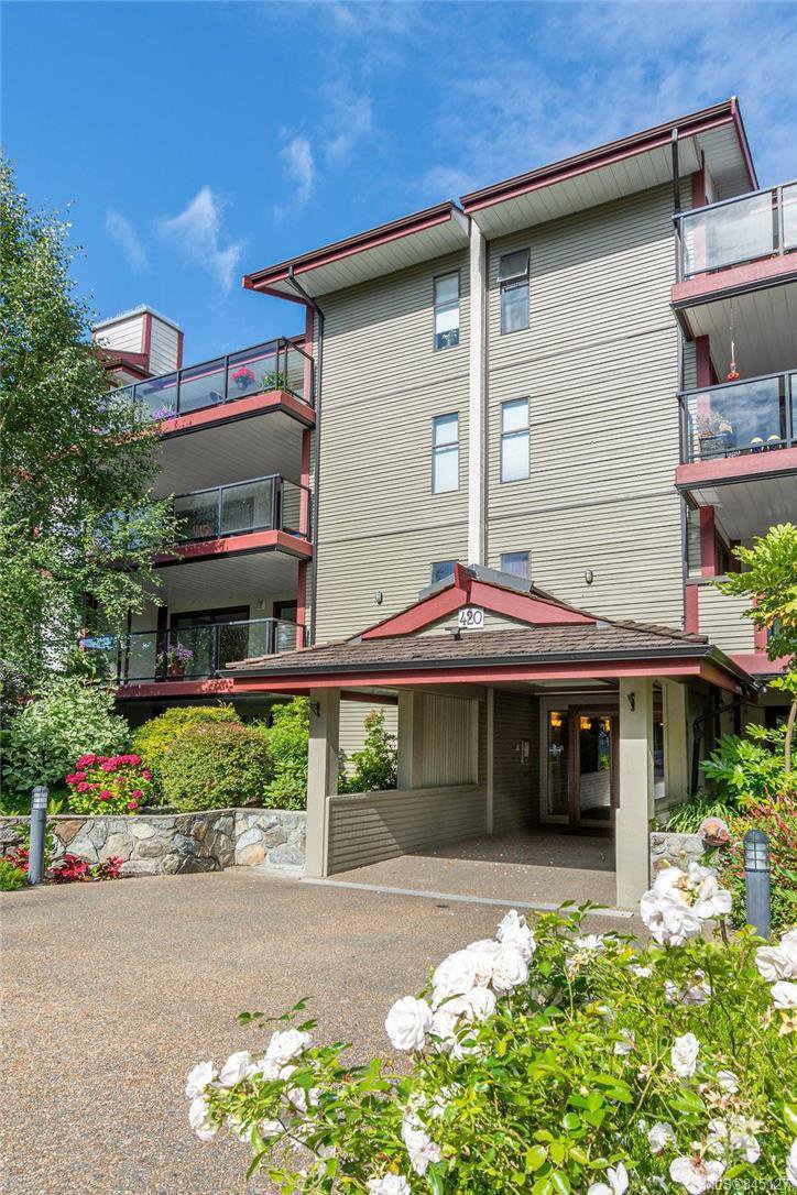 Main Photo: 201 420 Parry St in Victoria: Vi James Bay Condo Apartment for sale : MLS®# 845127