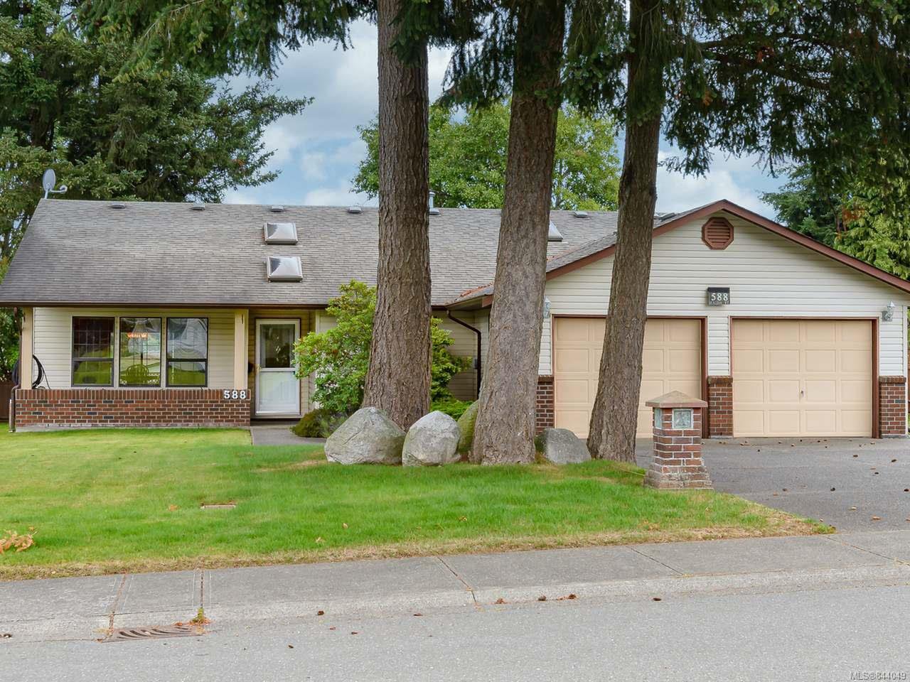 Main Photo: 588 Haida St in COMOX: CV Comox (Town of) House for sale (Comox Valley) : MLS®# 844049