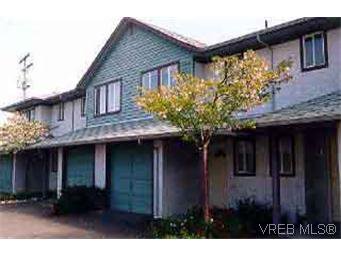 Main Photo: 16 2669 Shelbourne St in VICTORIA: Vi Jubilee Row/Townhouse for sale (Victoria) : MLS®# 183892