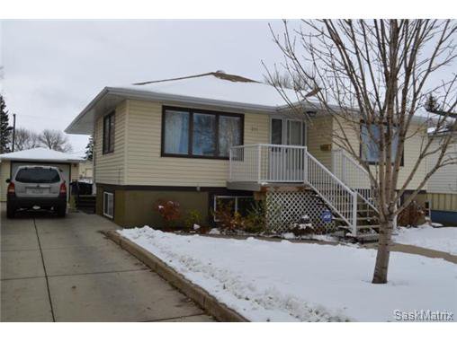 Main Photo: 311 P AVENUE N in Saskatoon: Mount Royal Single Family Dwelling for sale (Saskatoon Area 04) : MLS®# 446906
