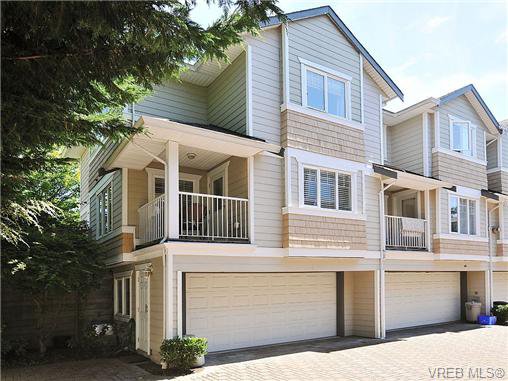 Main Photo: 3850 Stamboul St in VICTORIA: SE Mt Tolmie Row/Townhouse for sale (Saanich East) : MLS®# 646532