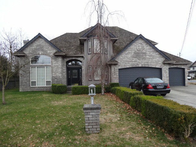 Main Photo: : Condo for sale : MLS®# f1413044