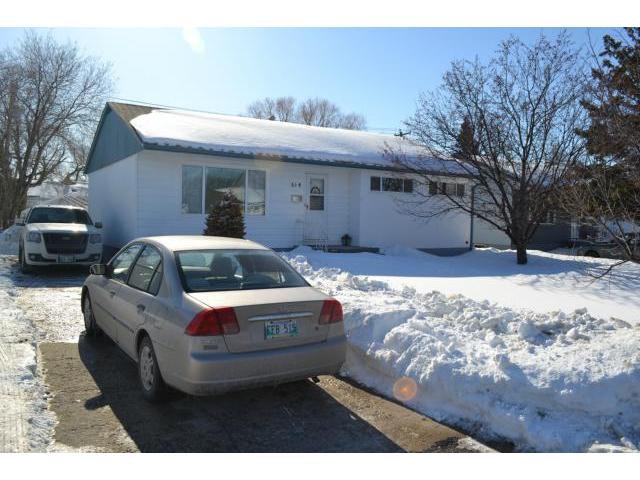 Main Photo: 614 Cedarcrest Drive in WINNIPEG: North Kildonan Residential for sale (North East Winnipeg) : MLS®# 1303732