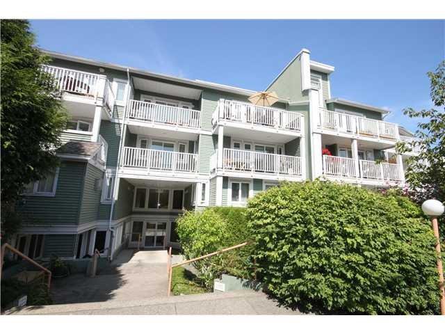 Main Photo: 19-1949 West 8th Ave in Vancouver: Kitsilano Condo for sale (Vancouver West) : MLS®# V1016235