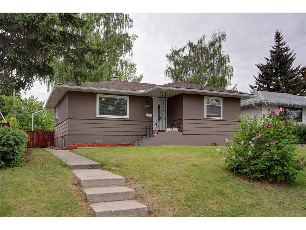 Main Photo: 2327 22A Street NW in CALGARY: Banff Trail House for sale (Calgary) : MLS®# C4067297