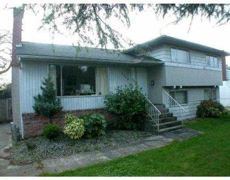Main Photo: 3260 Francis Road: House for sale (Seafair) : MLS®# V568110