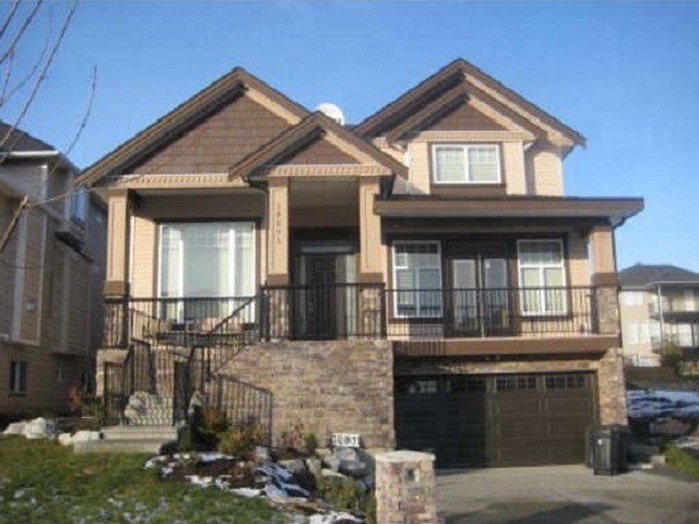 Main Photo: 18891 54A Ave in Cloverdale Hill: Cloverdale BC House for sale (Cloverdale) : MLS®# F1304921