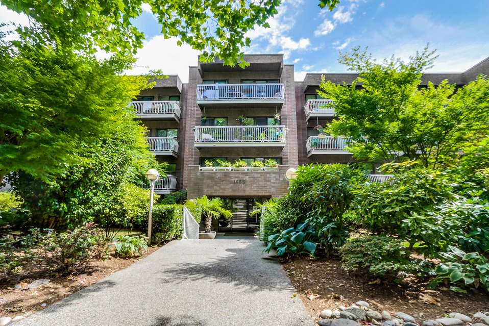 Main Photo: # 419 1655 NELSON ST in Vancouver: West End VW Condo for sale (Vancouver West) : MLS®# V1135578