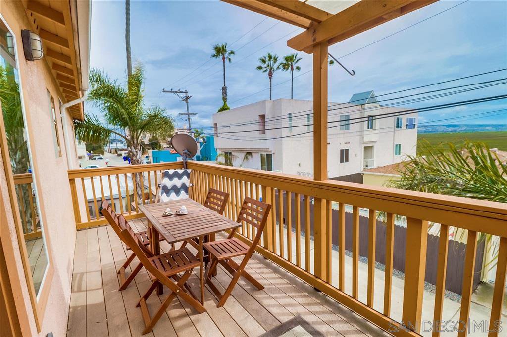 Main Photo: IMPERIAL BEACH Townhome for sale : 3 bedrooms : 183 Ebony Avenue