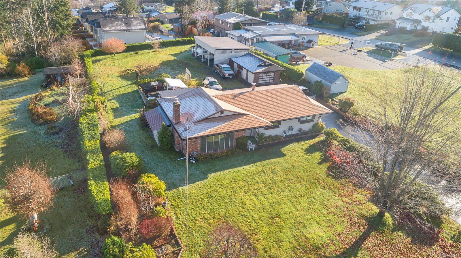 Main Photo: 951 Northmore Rd in : CR Campbell River Central House for sale (Campbell River) : MLS®# 861064