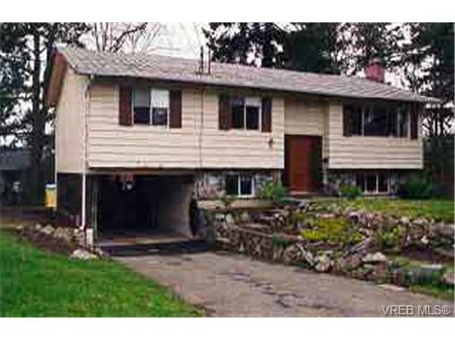 Main Photo: 3948 Morgan St in VICTORIA: SE Quadra Single Family Detached for sale (Saanich East) : MLS®# 206297
