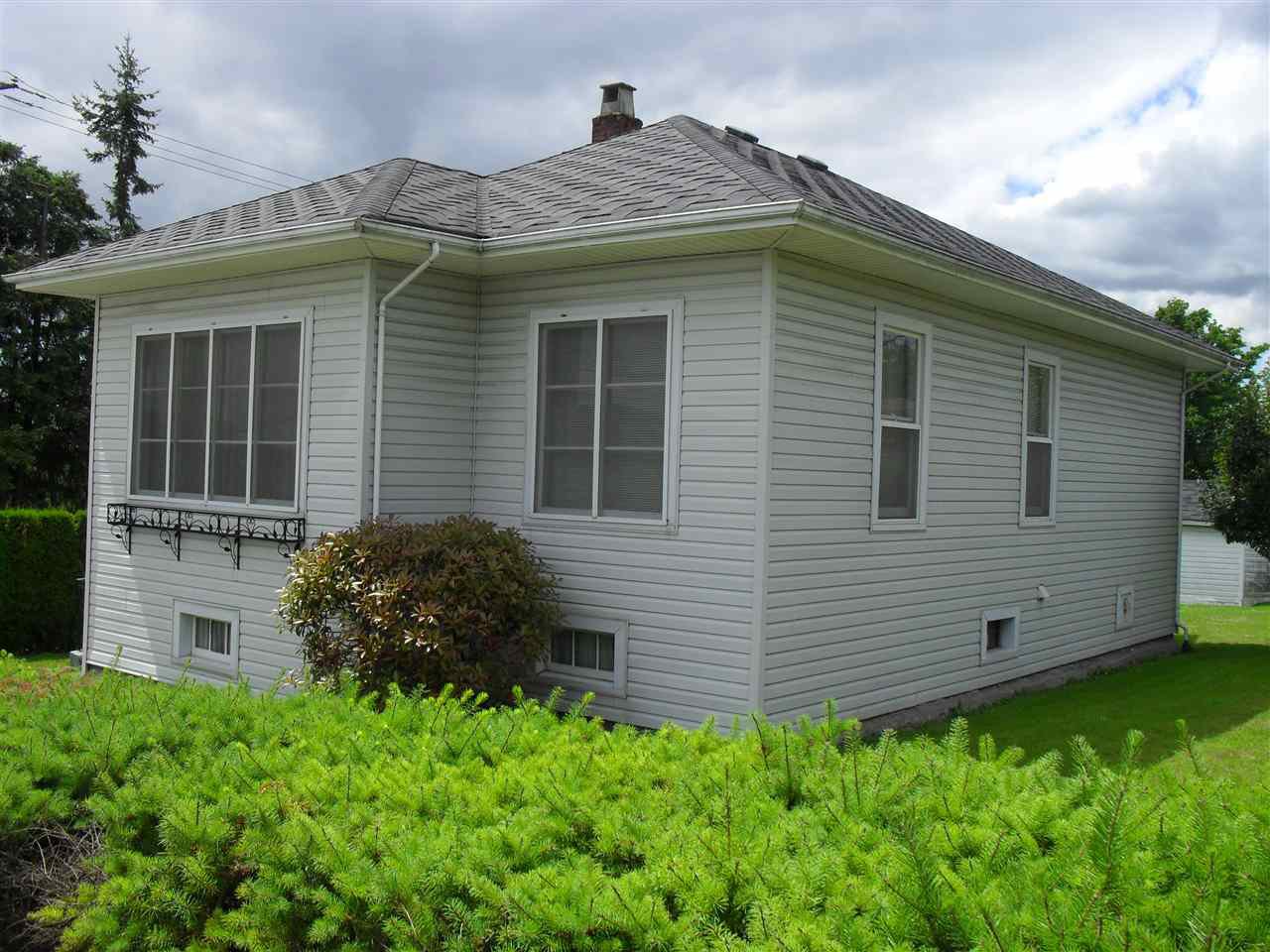 Main Photo: 264 BLUE MOUNTAIN STREET in Coquitlam: Coquitlam West House for sale : MLS®# R2094894
