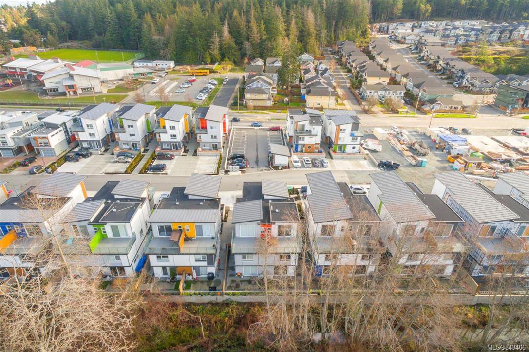 Main Photo: 103 3333 Radiant Way in Langford: La Happy Valley Row/Townhouse for sale : MLS®# 843466