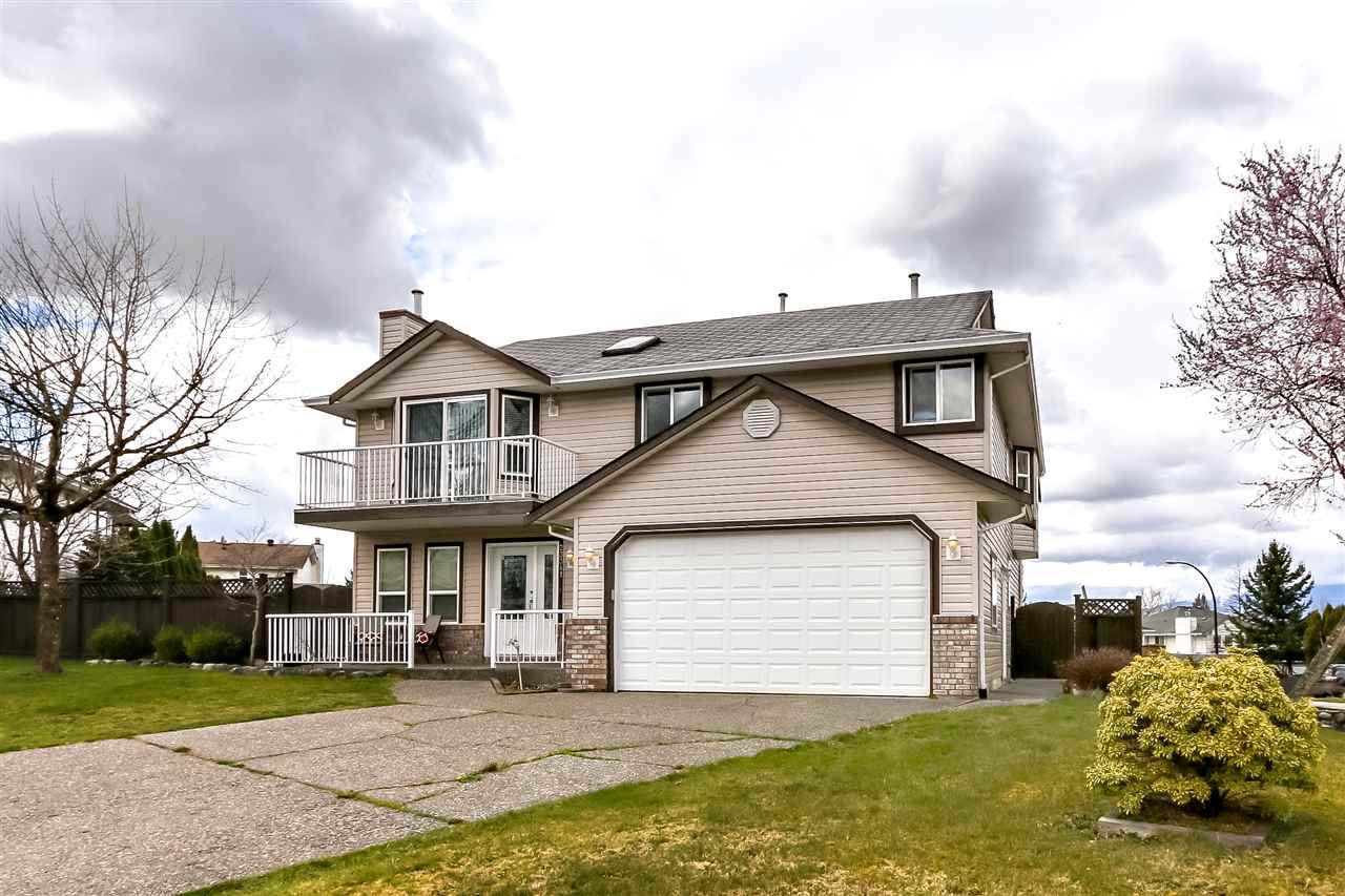 Main Photo: 23341 123RD PLACE in Maple Ridge: East Central House for sale : MLS®# R2354798