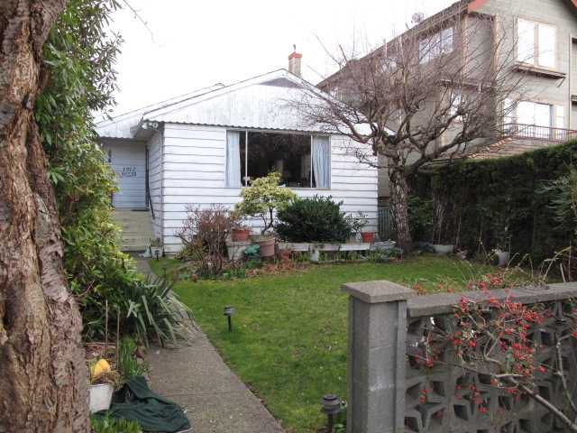 Main Photo: 1912 WHYTE AV in Vancouver: Kitsilano House for sale (Vancouver West) : MLS®# V935652