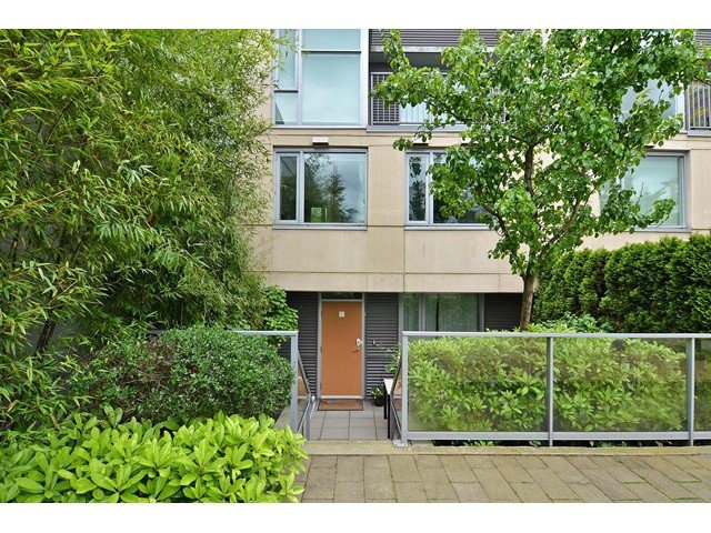 Main Photo: 2727 PRINCE EDWARD ST in Vancouver: Mount Pleasant VE Condo for sale (Vancouver East) : MLS®# V1122910