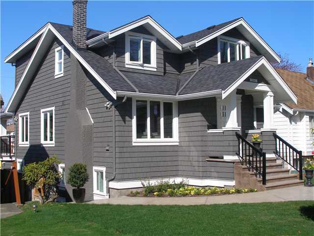 Main Photo: 2549 KITCHENER ST in Vancouver: Renfrew VE House for sale (Vancouver East) : MLS®# V882119