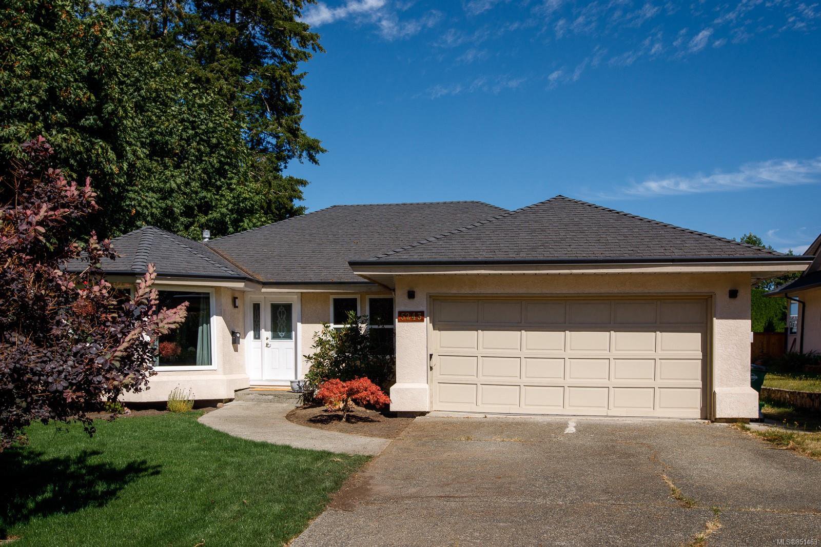Main Photo: 5243 Worthington Rd in : SE Cordova Bay Single Family Detached for sale (Saanich East) : MLS®# 851463