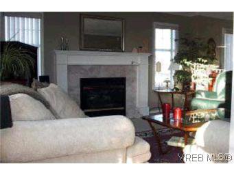 Main Photo: 303 9938 Fourth St in SIDNEY: Si Sidney North-East Condo Apartment for sale (Sidney) : MLS®# 303568