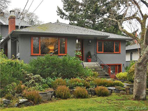 Main Photo: 1947 Runnymede Avenue in VICTORIA: Vi Fairfield East Residential for sale (Victoria) : MLS®# 318196